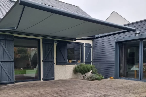 Pose de store banne à l'Herbergement